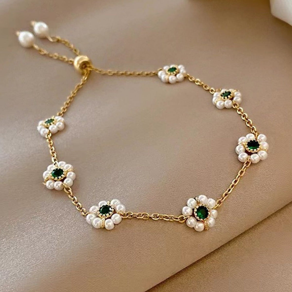 Pearl Flowers Bracelet - Adjustable Chain Bracelet